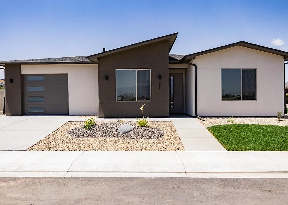 221 Shadow Mesa St